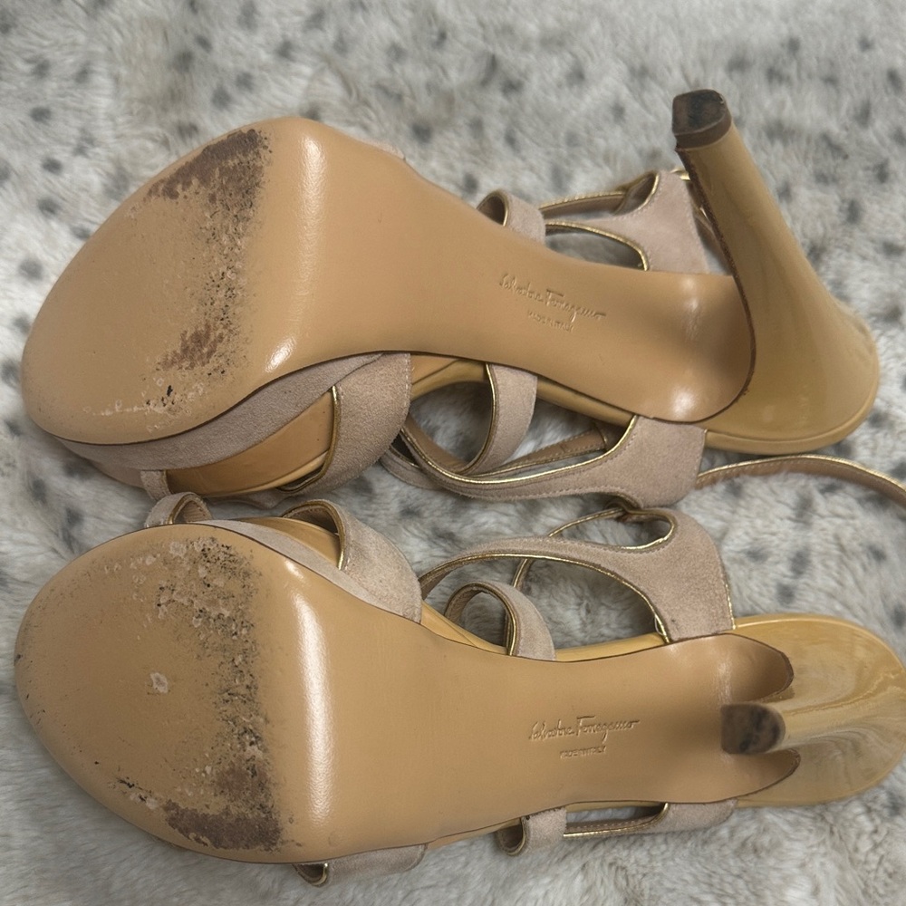 Salvatore Ferragamo Nude & Blush Suede Bow Platform Heels | Italy - Picture 14 of 14